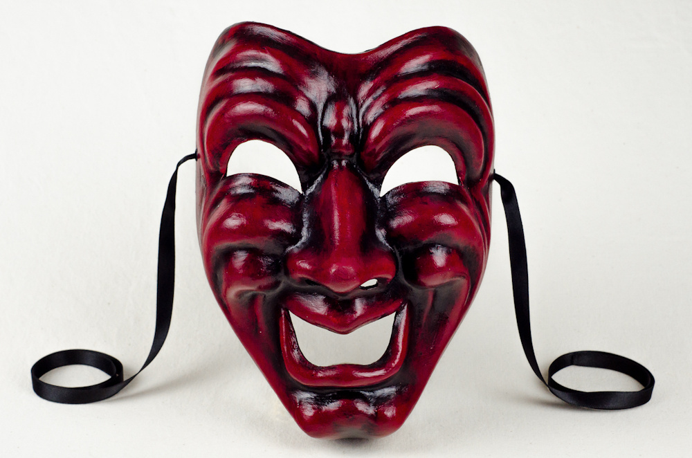 Masque noir et rouge