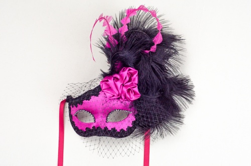 ca macana feather mask
