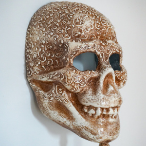 skull-face-mask-on-stick-1